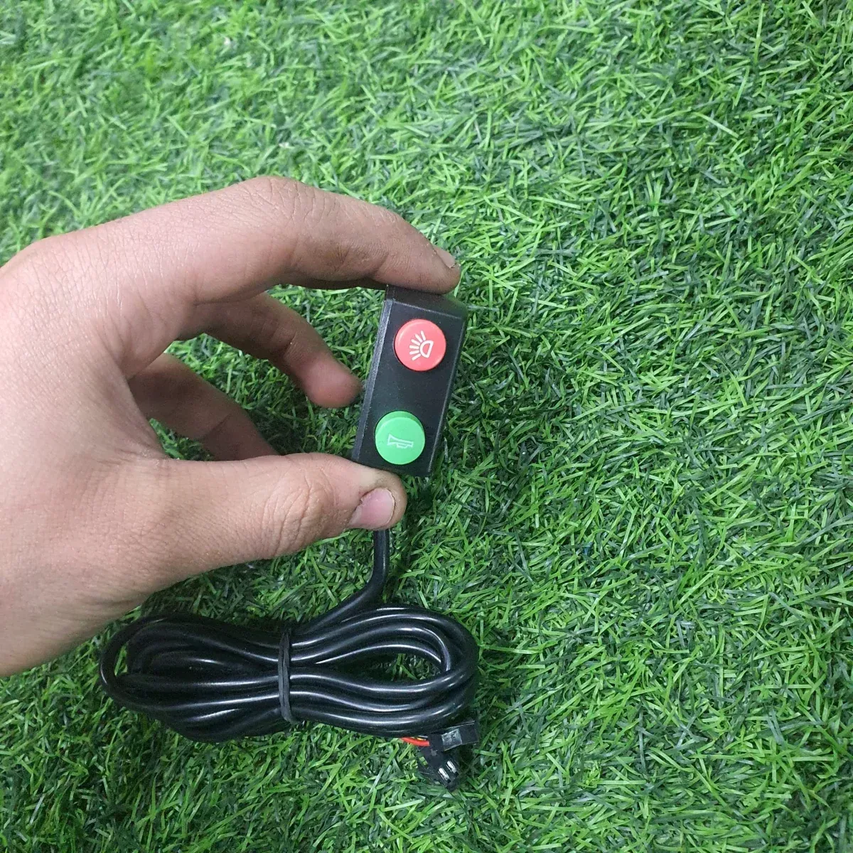 كبسة ضوء وزمور